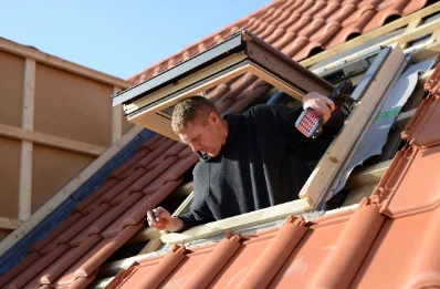 Pose de fenêtres de toit Velux à Courson-Monteloup